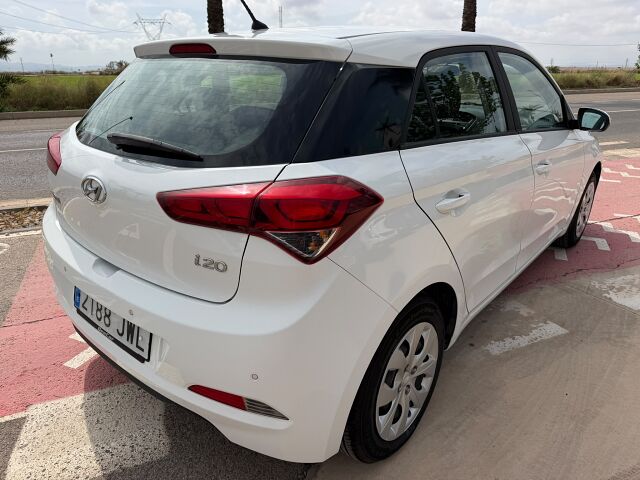 HYUNDAI I20 ACTIVE 1.2 PETROL SPANISH LHD IN SPAIN ONLY 21000 MILES SUPERB 2017